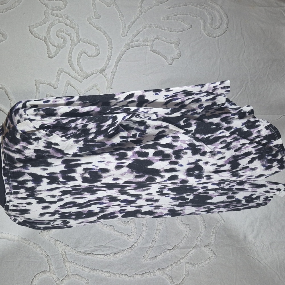 ANIMAL PRINT Top - Picture 3 of 4